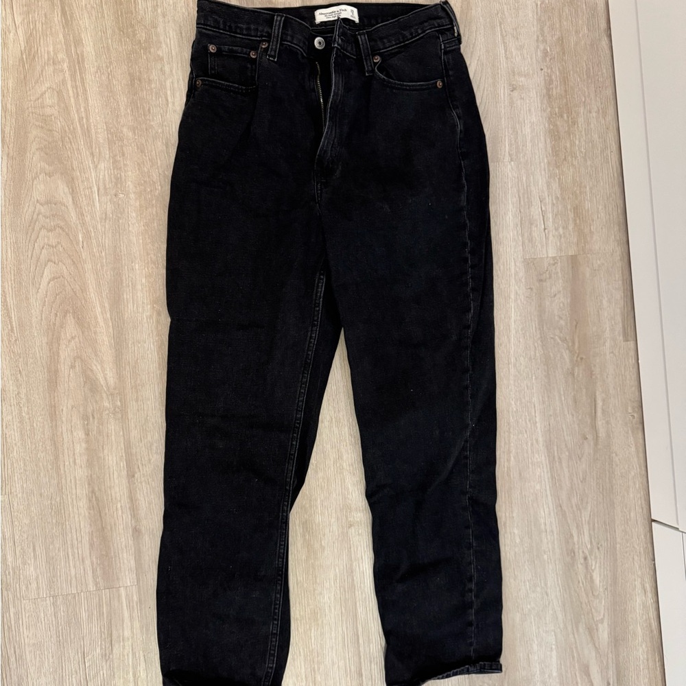 Abercombie Curve Love Ultra High Rise Ankle Straight Jean - Picture 2 of 4